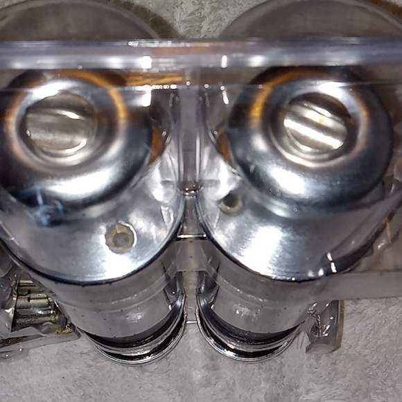 KWIKSET Silver Door Knob Set - Picture 6 of 7